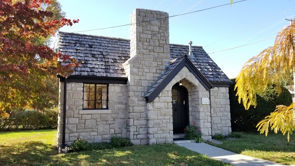 Maple Park Cemetery grounds