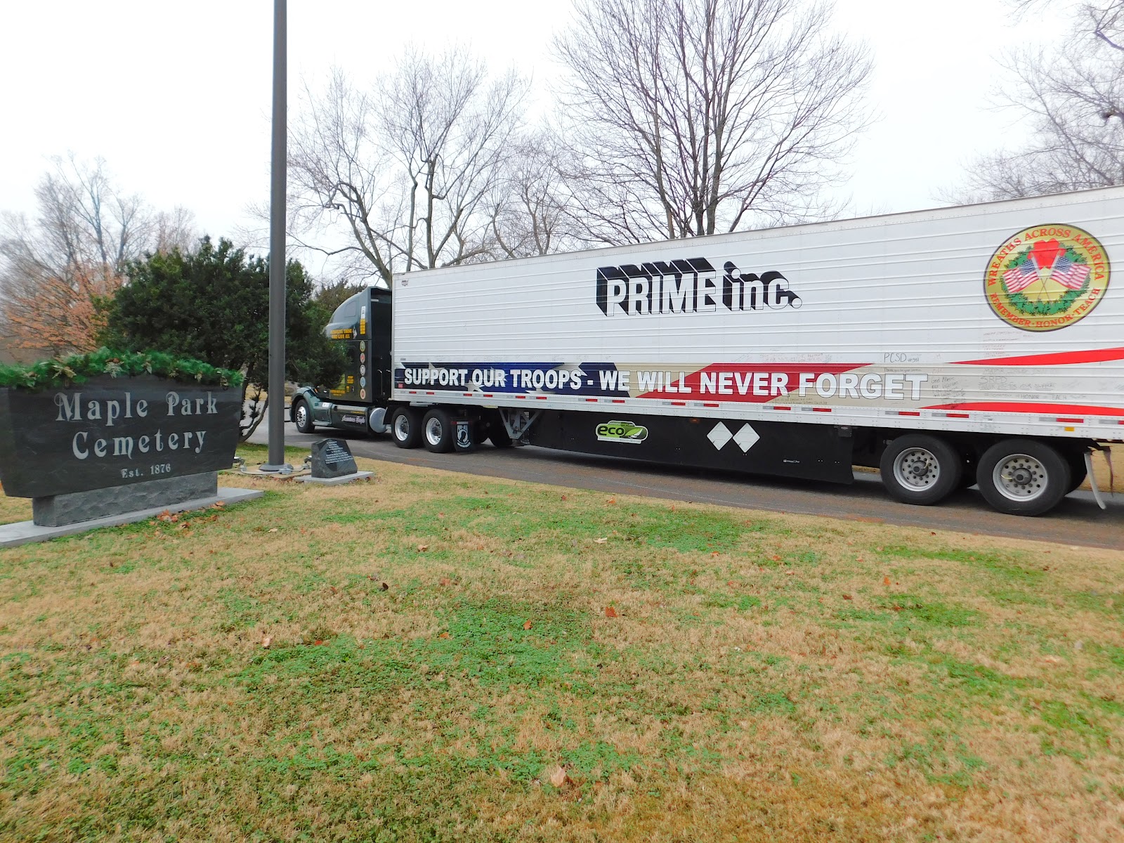 Maple Park Cemetery cemetery grounds and headstones