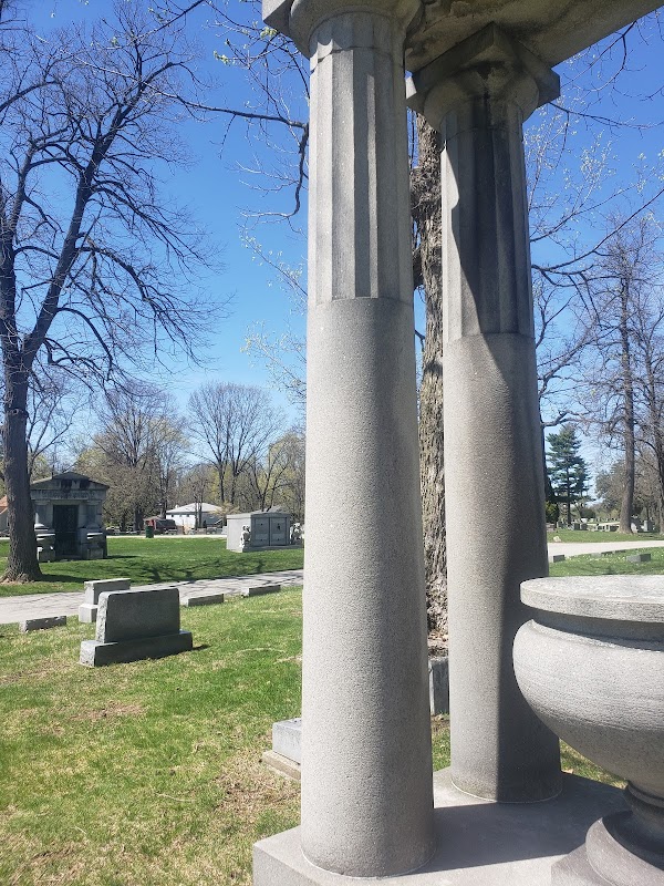 Maplewood Cemetery grounds
