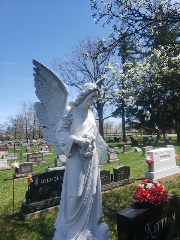 Maplewood Cemetery grounds
