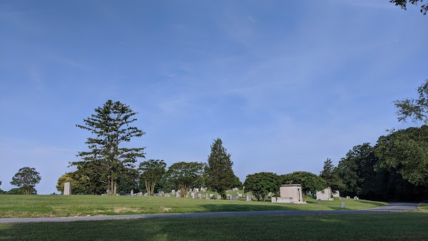 Maplewood Cemetery grounds
