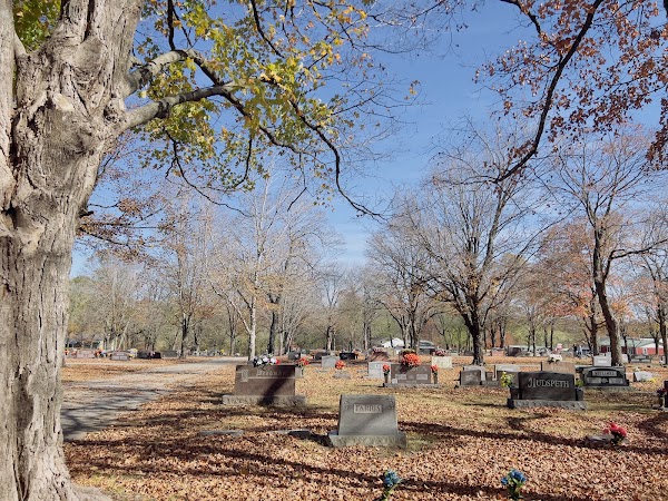 Maplewood Cemetery grounds