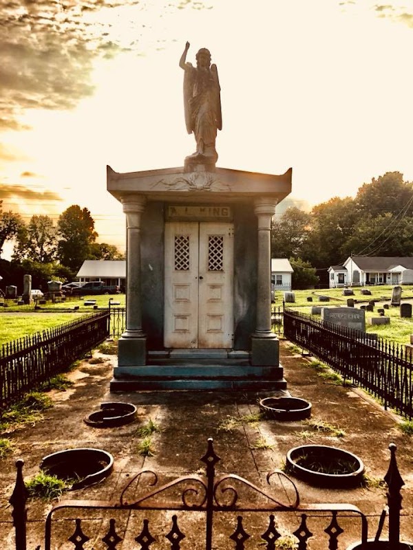 Maplewood Cemetery grounds