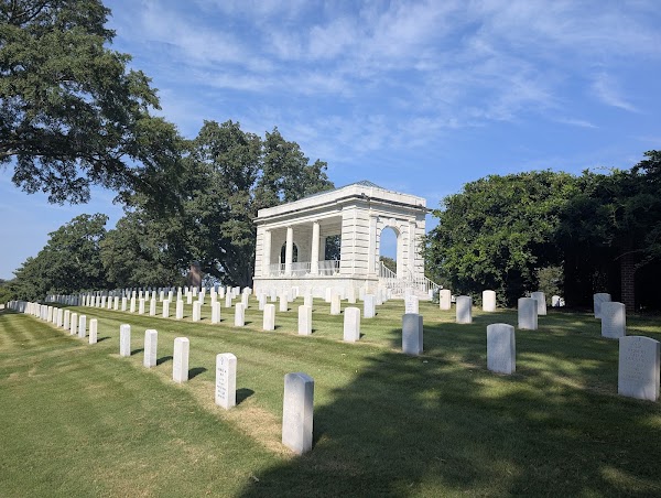 Marietta National Cemetery grounds