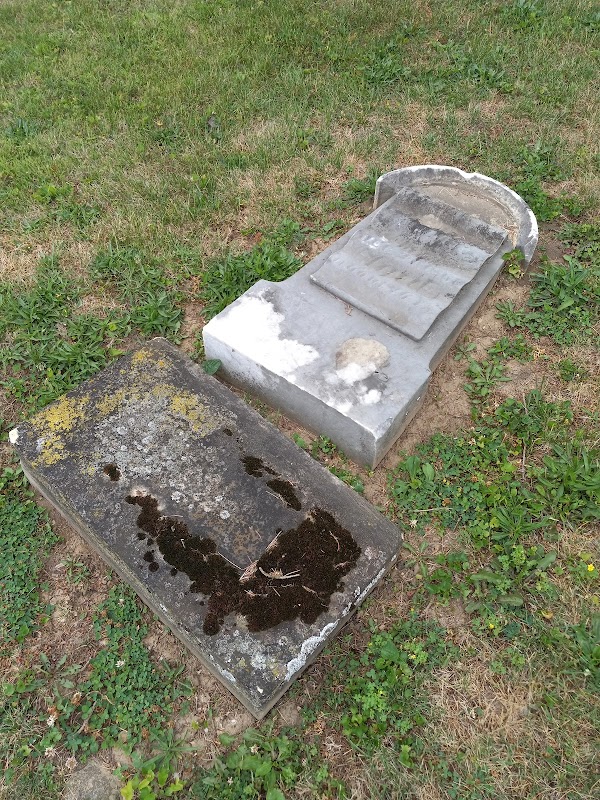 Marion Cemetery grounds