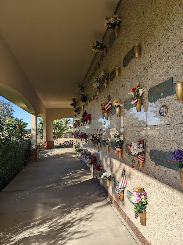 Mariposa Gardens Memorial Park grounds