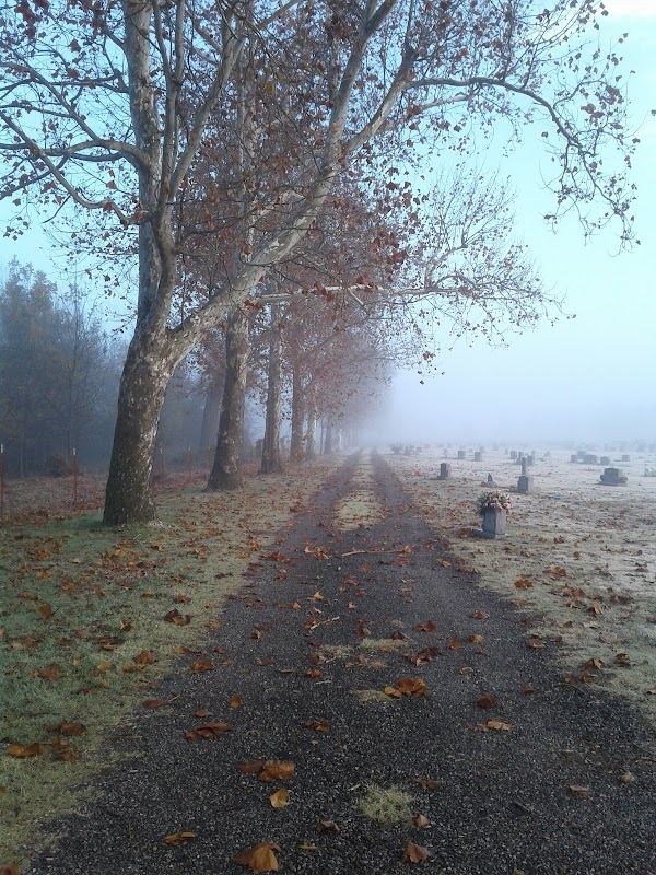 Marlow Cemetery grounds