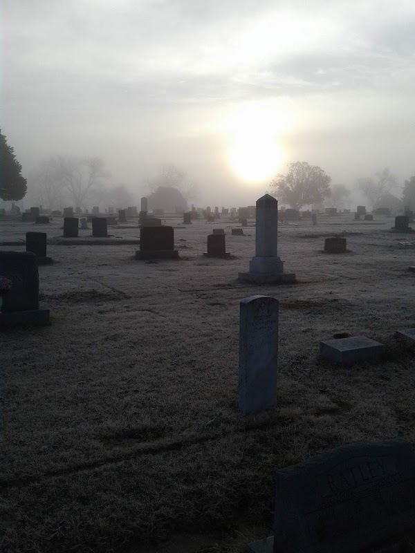 Marlow Cemetery grounds