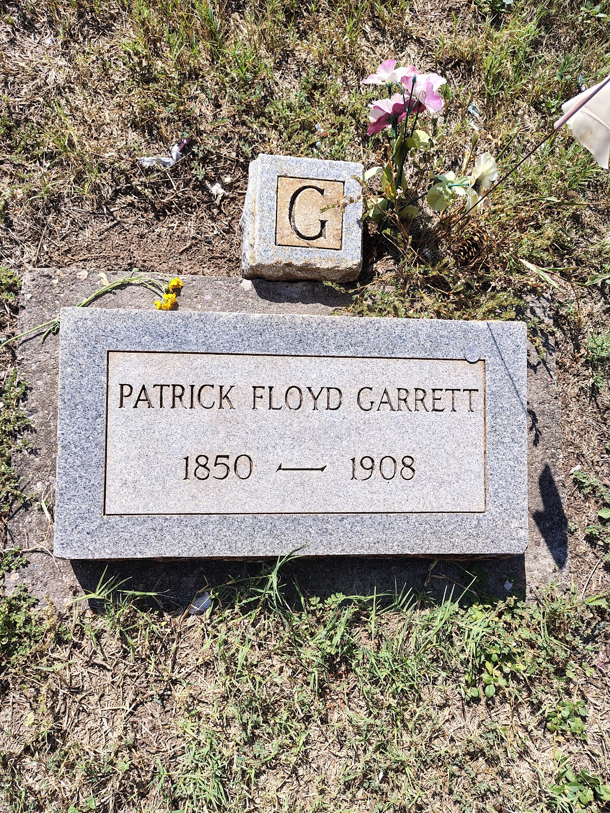 Masonic Cemetery cemetery grounds and headstones