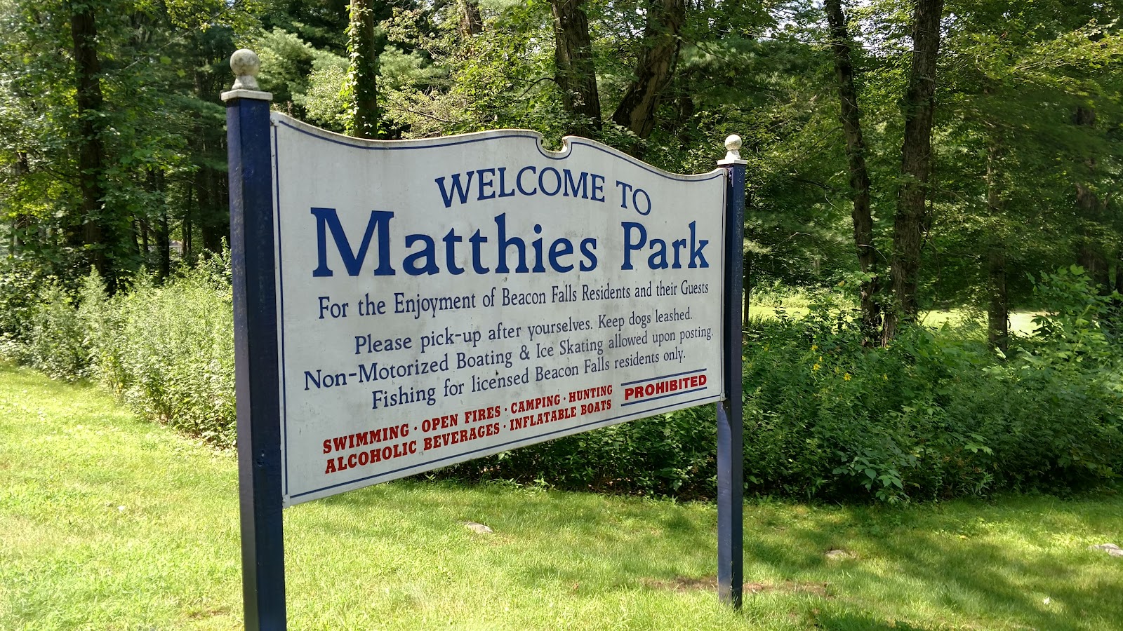 Matthies Memorial Park cemetery grounds and headstones