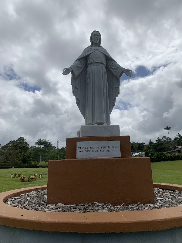 Mauna Kea Memorial Park grounds