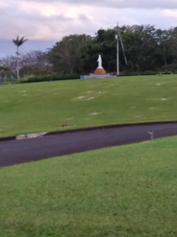 Mauna Kea Memorial Park grounds