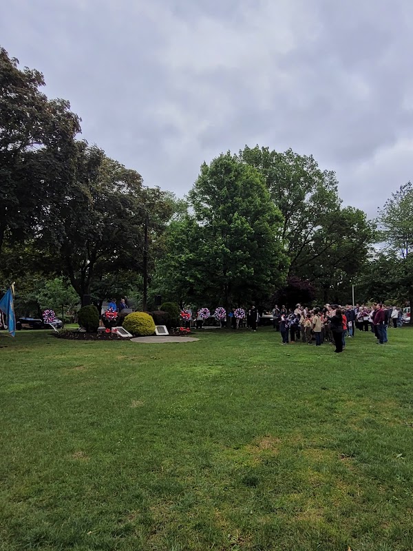 Maywood Memorial Park grounds