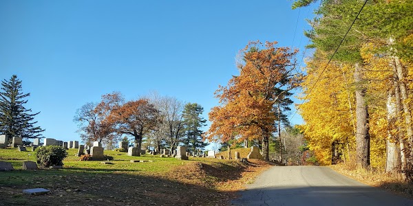 Meeting House Hill Cemetery grounds