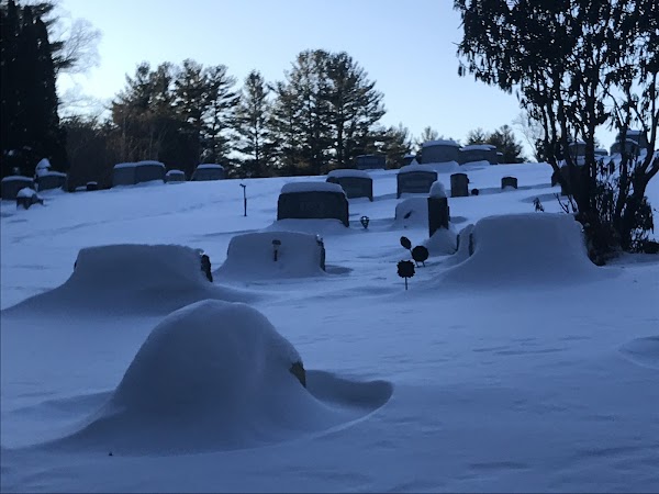 Meeting House Hill Cemetery grounds
