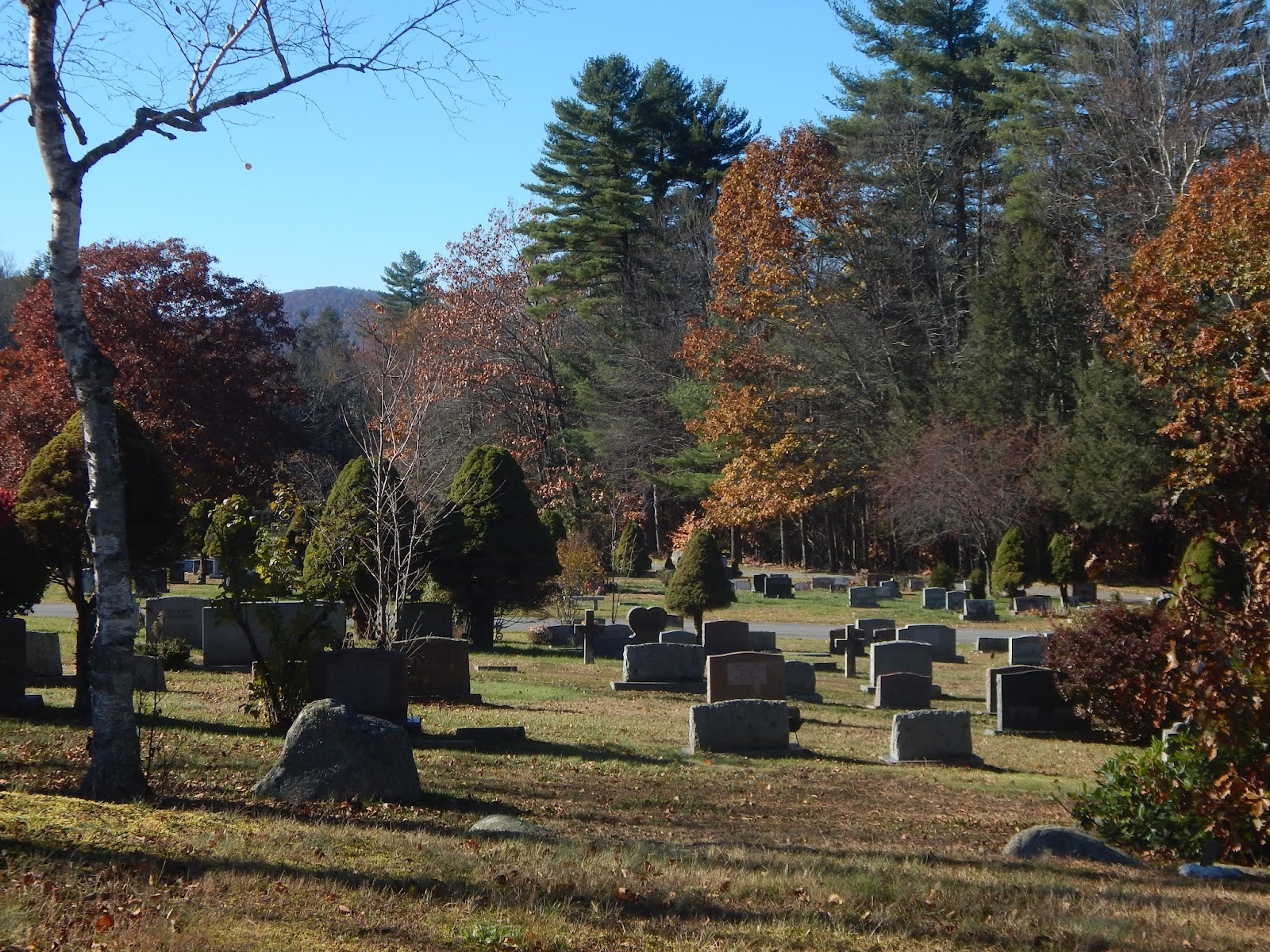 Meeting House Hill Cemetery headstone and grounds