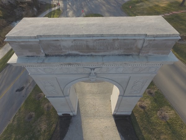 Memorial Arch grounds