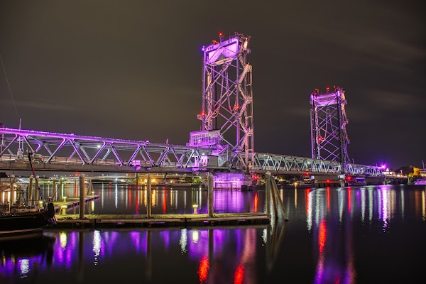 Memorial Bridge grounds