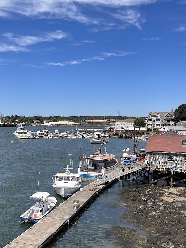 Memorial Bridge grounds