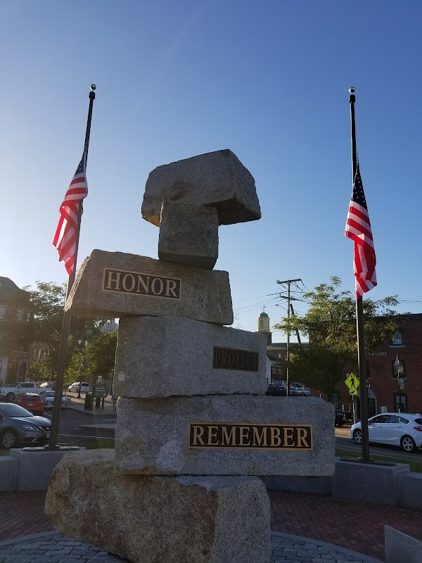 Memorial Bridge grounds