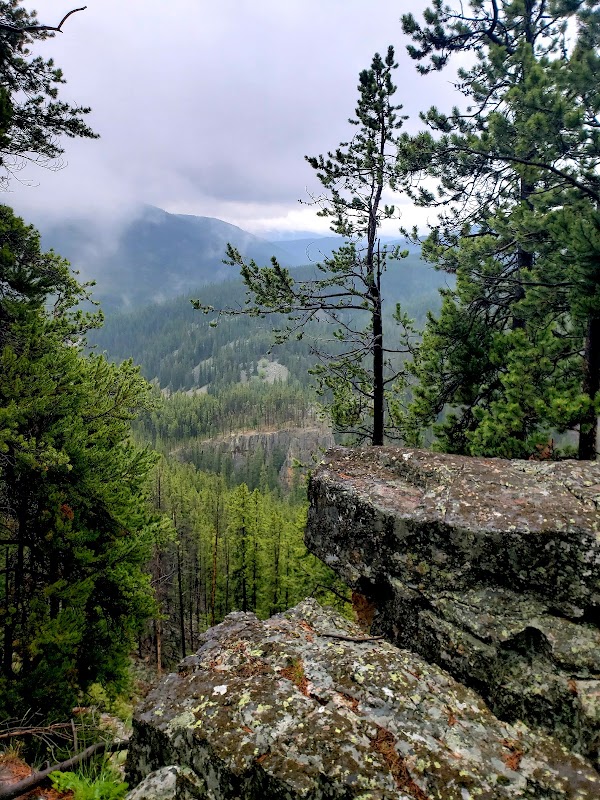 Memorial Falls Trailhead grounds