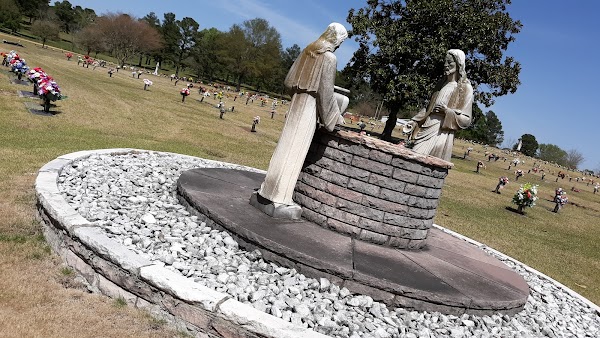 Memorial Garden Park grounds