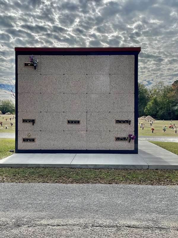 Memorial Gardens of Columbia grounds