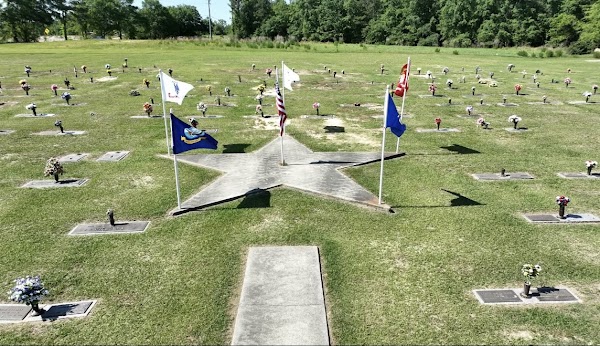 Memorial Gardens of Columbia grounds