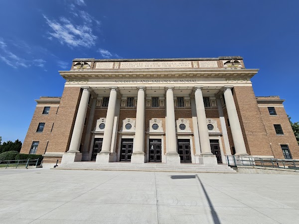 Memorial Hall grounds