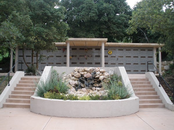 Memorial Lakeview Mortuary and Cemetery grounds