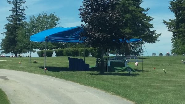 Memorial Lawn Cemetery grounds