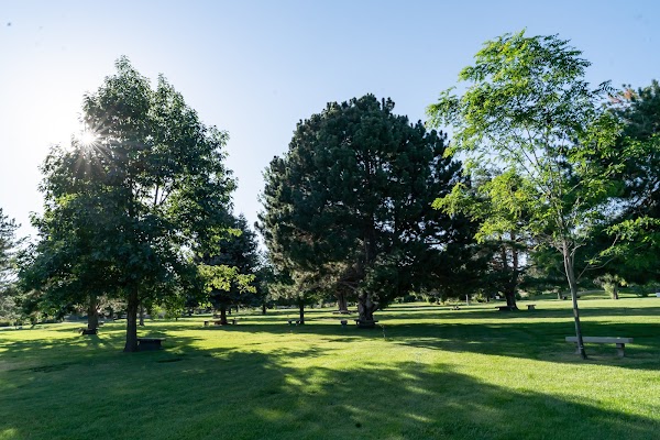 Memorial Mountain View Mortuary, Cemetery and Pet Garden grounds