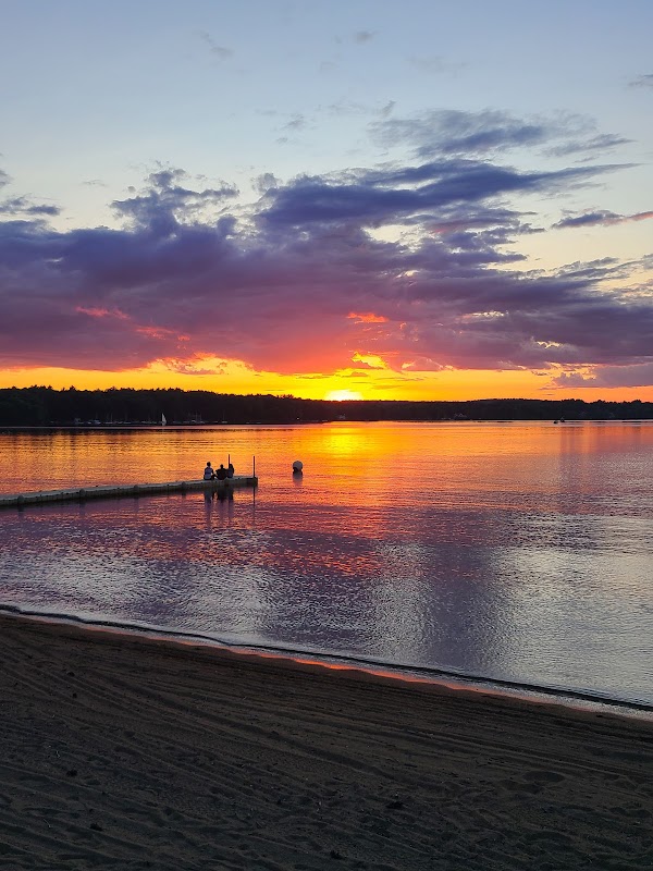 Memorial Park Beach grounds