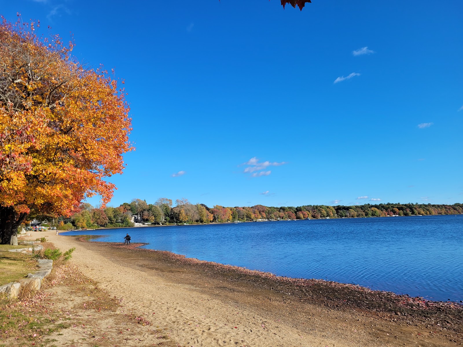 Memorial Park Beach cemetery grounds and headstones