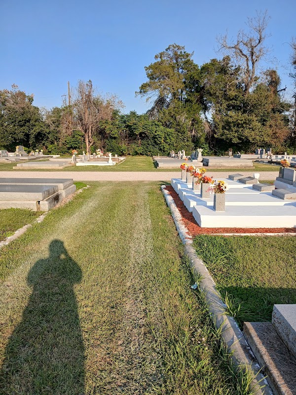 Memorial Park Cemetery grounds