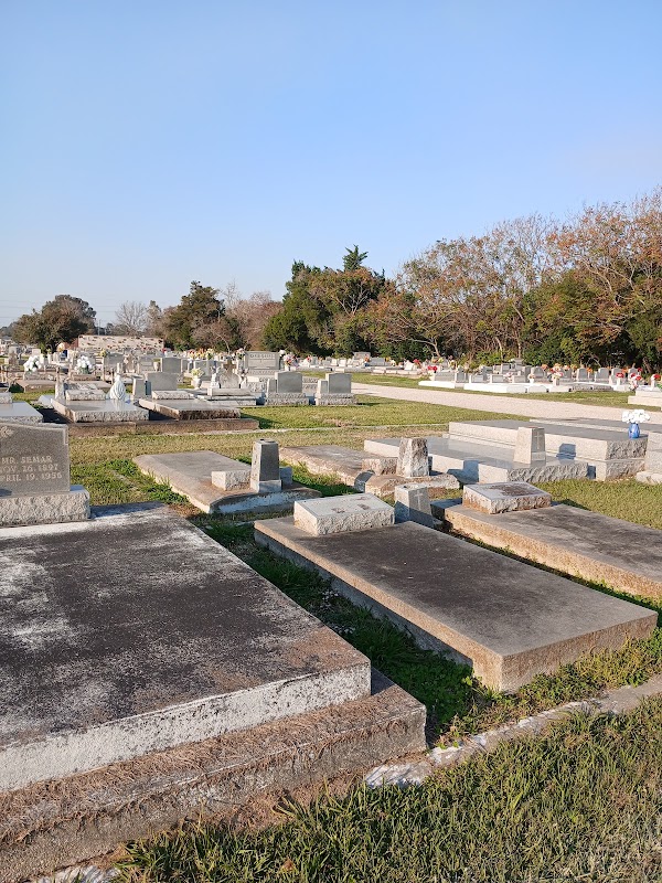 Memorial Park Cemetery grounds