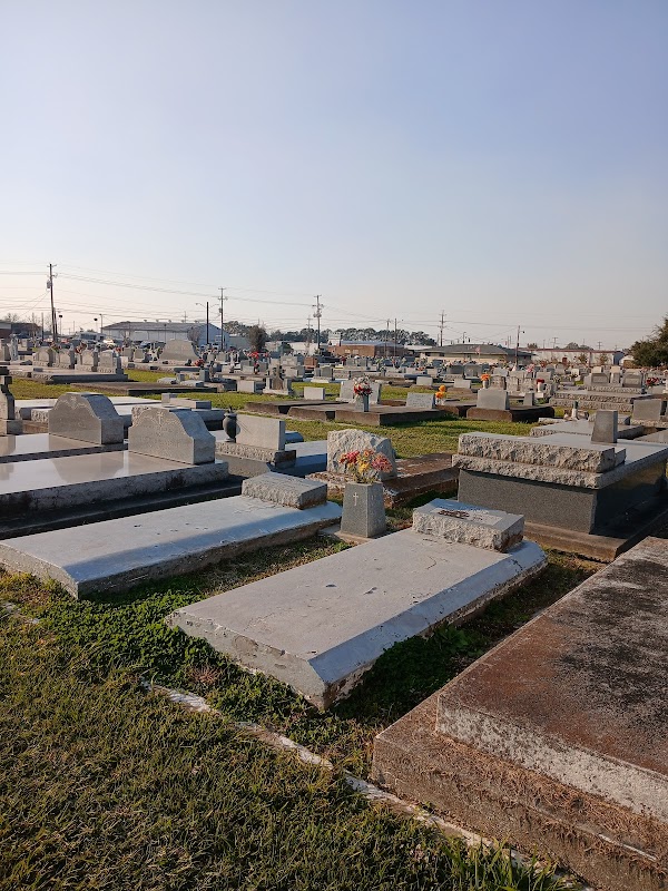 Memorial Park Cemetery grounds