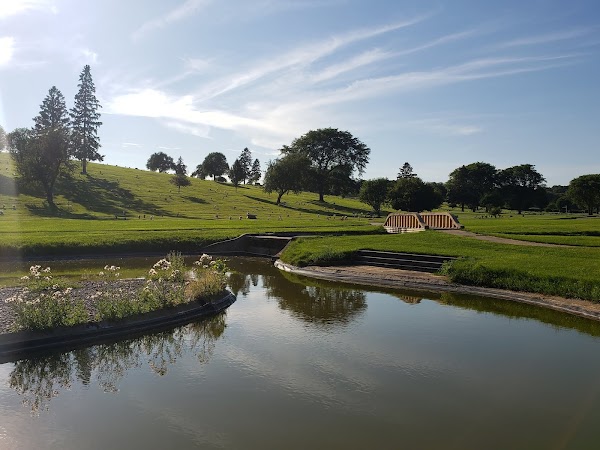Memorial Park Cemetery grounds