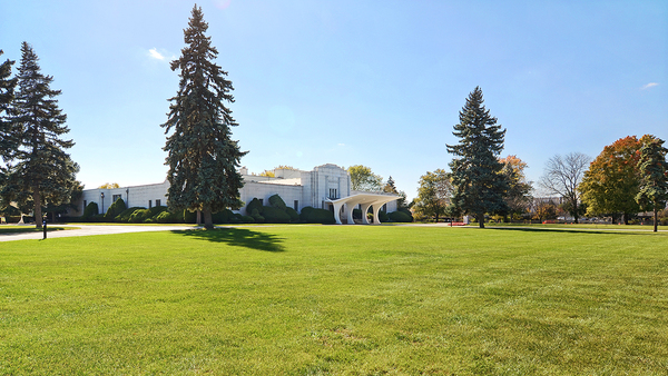 Memorial Park Cemetery grounds
