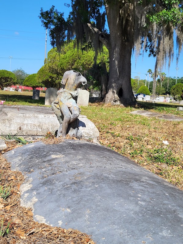 Memorial Park Cemetery grounds