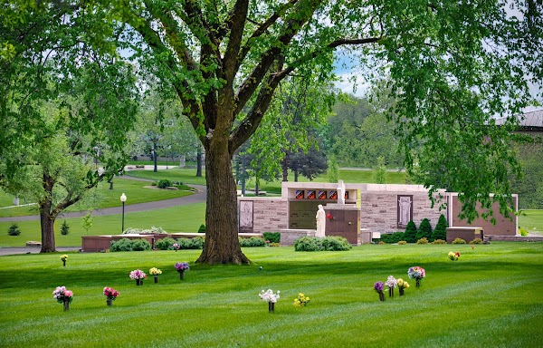 Memorial Park Cemetery grounds