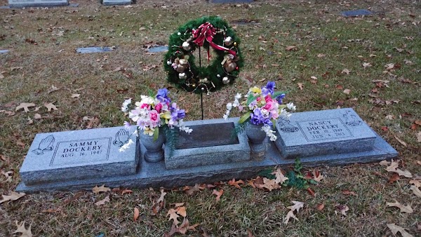 Memorial Park Cemetery grounds