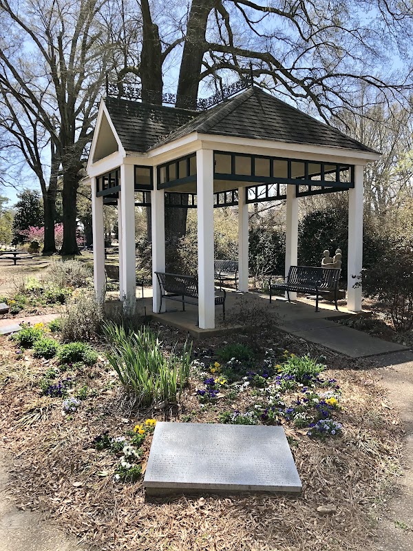 Memorial Park Garden & Arboretum grounds