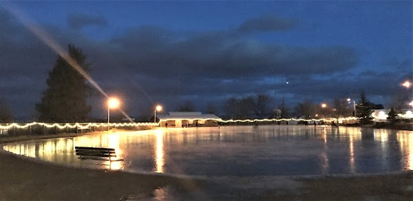 Memorial Park Ice Rink grounds