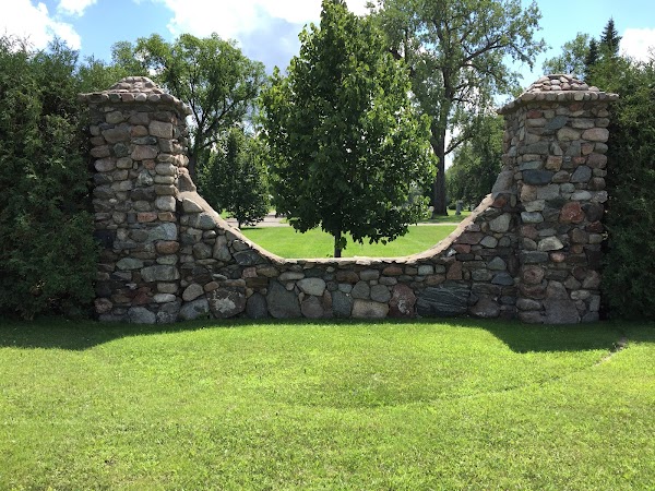 Memorial Park North Cemetery grounds