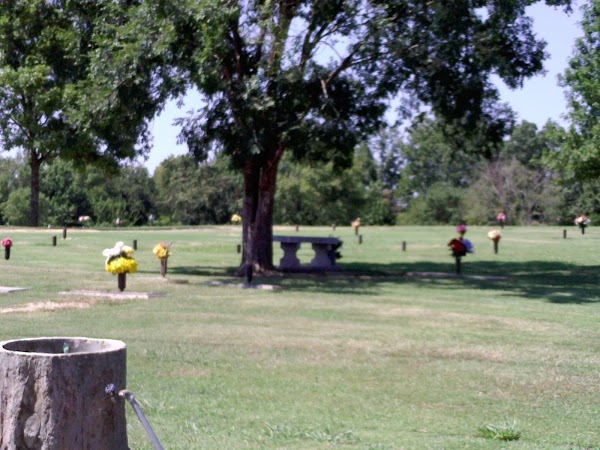 Memorial Park South Woods grounds