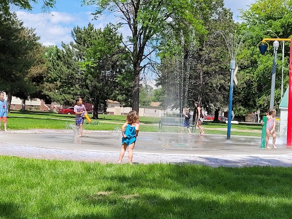 Memorial Park Splash Pad grounds