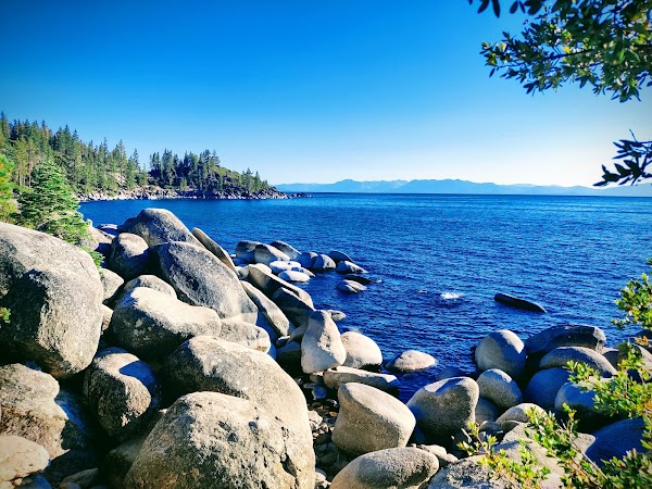 Memorial Point Scenic Overlook grounds