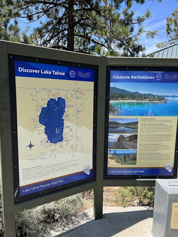 Memorial Point Scenic Overlook grounds