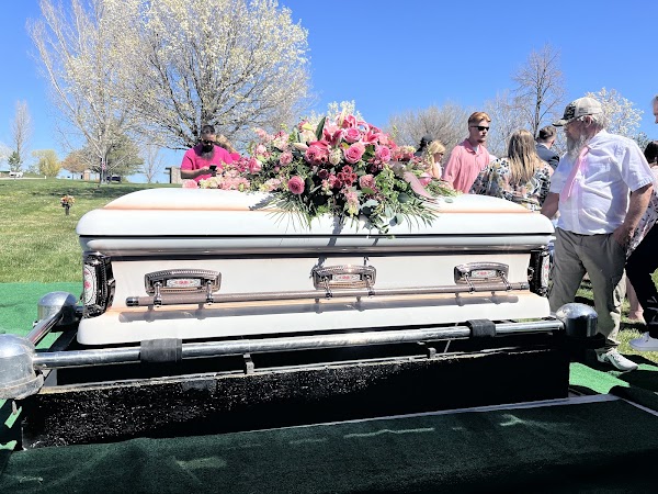 Memorial Redwood Mortuary & Cemetery grounds
